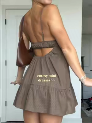 the open back is SO ADORABLE 🤭