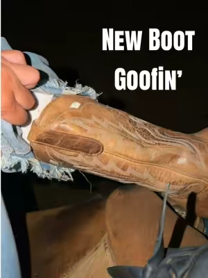 I have this exact style in snip toe, love them so much, I need them in square toe! @Idyllwind #idyllwind #mirandalambert #cowgirlboots #westernwear #newbootgoofin 