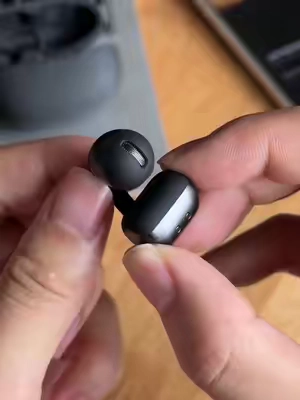 These clip-on earbuds are actually made for all-day wear#TikTokshopbacktoschool #shokz #openearbuds #earbuds #openear 