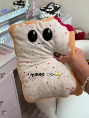 this is so freaking cute it’s a pop tart heating pad🥹 #heatingpad #cramps #poptartheatingpad #happyhelpers #gift 