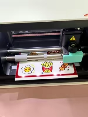7668741813569637663