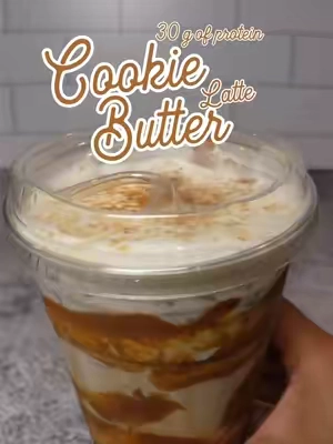 A high protein cookie butter latte ☕️ #cookiebutter #highproteinrecipe #proffee #proteincoffee #javvycoffee 