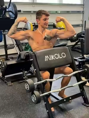 The ultimate bicep building setup 💪