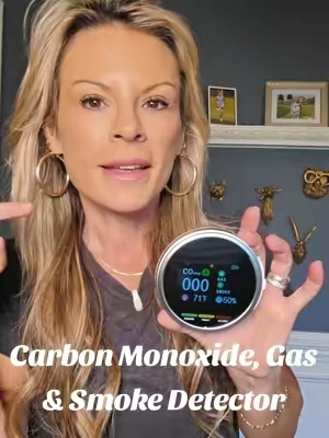 This all systems Detector detects dangerous levels of carbon monoxide, gas and smoke in your home! It has a backup battery charging feature which sets it apart from other plug-in detectors! You can also take it on the go with the battery adapter! #tiktokshopcreatorpicks #carbonmonoxide #smokedetector #homesafety 
