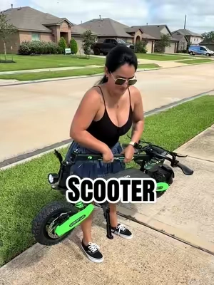 Hice cuentas de lo que gastaba al mes en gasolina y Uber solo para trayectos cortos… y decidí cambiar eso 💸 Ahora me muevo por la ciudad a mi ritmo, sin depender de nadie ni de precios que suben con la demanda. Aguanta terreno irregular sin problema y con una carga me rinde varios días. La mejor decisión para mi bolsillo este año 🙌 Si te mueves seguido, esto se paga solo. #ScooterEléctrico #AhorroInteligente #MovilidadUrbana #EOEOTWO #TransporteSostenible 