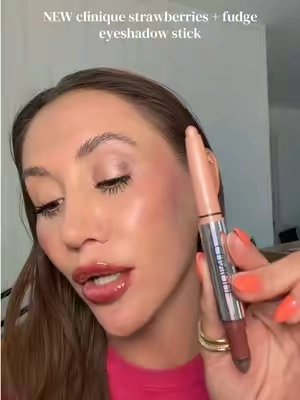 #clinique #eyeshadowstick #easyeyeshadow #tiktokmademebuyit #CliniqueSBDChallenge @Clinique @Clinique Store 