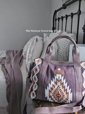 These colors were made for fall weekend getaways. 🍂 #FallTravel  #WesternStyle  #TravelBag  #WeekendGetaway  #TikTokShopFinds 