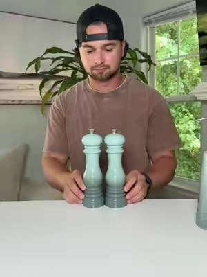 Le Creuset Salt n Pepper Mills 