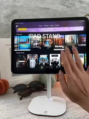 If you love watching TV while getting ready, this iPad stand is a must 🤍 #phonestand #magsafe #tripodphonestand #tripodstand #tabletstand 