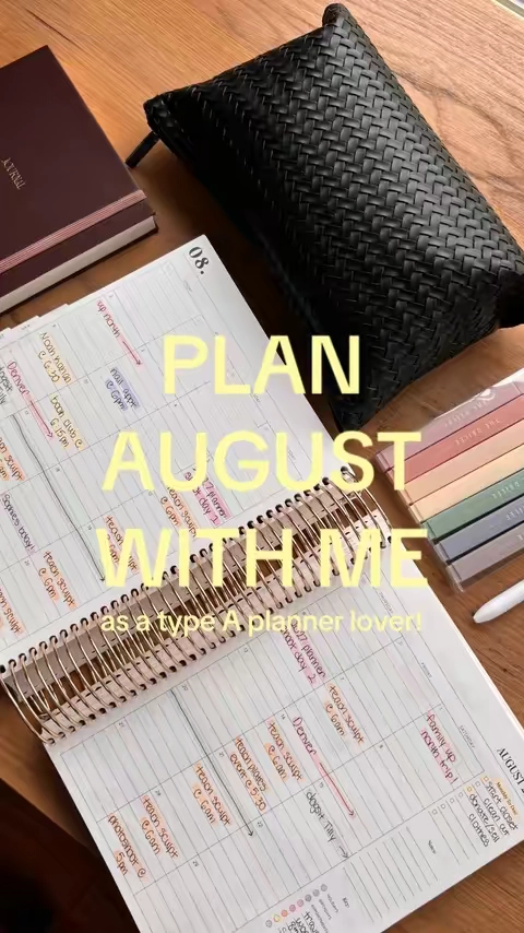 gets me super organized every month without fail #monthlyplanner #planwithme 