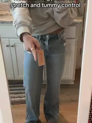 Brand new wide leg jeans with stretch and tummy control #widelegjeans #stretchyjeans #risenjeans #falldealsforyou #fashion @Wild Oak Boutique 
