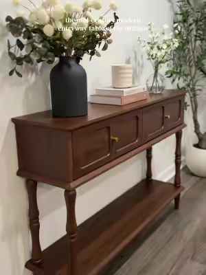 Stunning 😍 #entrywaytable #consoletable #homedecor #entrywaydecor #interiordesign 
