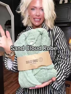 These robes from Sand Cloud are more than good. They’re EVERYTHING. #SANDCLOUD #robe 