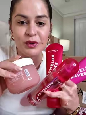 Un set de cuidado corporal que además de verse hermoso, deja la piel con una sensación suave y un aroma delicioso. ✨ Si te gusta consentirte o buscas un regalo bonito y útil, este kit de Ulta Beauty es una excelente opción. Encima de mi nombre te dejo la tienda oficial. 💕 #TikTokShopFinds #UltaBeauty #BodyCare #SelfCare #GiftIdeas