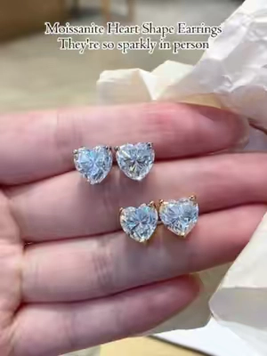 Moissanite Heart Shape Earrings. They're so sparkly in person💎✨#earrings #earring #earringslovers #moissaniteearrings #silver #silverjewelry #s925 #s925silver #TikTokShopSummerSale #delzzad #2026 #waterproofjewelry #jewelry #giftideas #viral #delzzadjewelry #nontarnishjewelry #beautiful #luxury #heartcut #heartshape #diamond #diamondtester #GRA #affordable