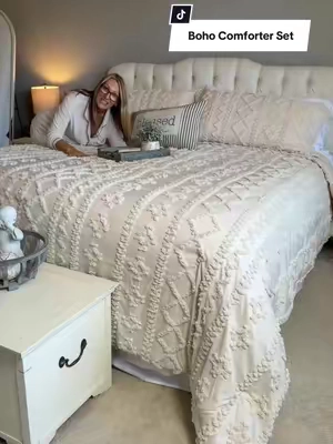 Oversize King is back in stock… But I wouldn’t wait long. These Boho comforter sets are perfect for all season. @Bedsure #bohocomforter #comforter #bedroommakeover #oversizedking #tiktokshopcreatorpicks  