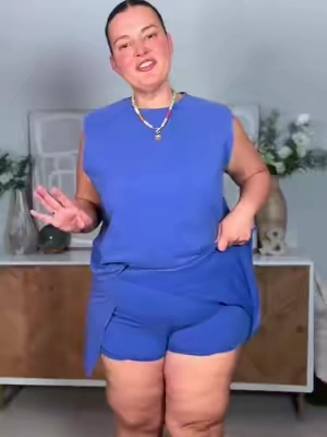 Cute plus-size friendly two piece set #sets #twopieceset #plussizeedition #midsizefashion 