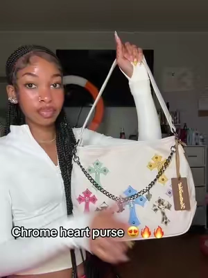 OVERLY TEA LIKE WHAAAAA😩😍🔥🔥🔥🔥🤌🏽🤏🏽🤏🏽🤏🏽🥰 #fypシ #chromehearts #trending #purse #blowthisup 