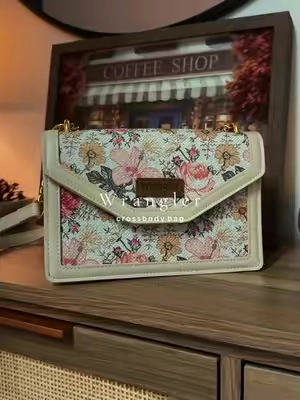 So pretty! 🌸 @Rustic Charm Bootic #purse #shoulderbag #crossbodybag 