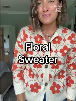 Perfect summer to fall sweater! #sweater #floralsweater #falloutfits #falltops 