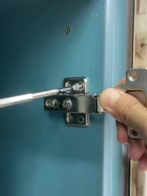 Essential component for furniture assembly. Deep threads for secure holding, quick installation with no complicated tools required. #fastassembly #easyDIY #metalhardware #usefulnuts #homedecor