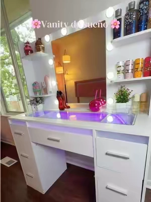 Ese es el Vanity con el que todas las chicas soñamos está por un Super precio es de siete gavetas con luces y con una regleta de conexión incluida tiene envío gratis  #tiktokshopcreatorpicks #tiktokshopsummersale #vanity #decoration #sueños 