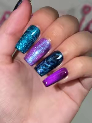 the mermaid nails of my dreams ❤️✨ @BeetlesGelPolish  #diynails #nailsathome #cateye #cateyenails #gelxnails 