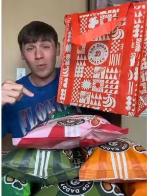 These flavors are the best #cheesepuffs #snacks #snackideas #popdaddy #foodtiktok 