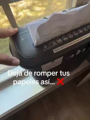 No pongas en riesgo tus datos personales 🛑 Mantén tu espacio de trabajo organizado y seguro con la trituradora portátil Bonsaii. #shredder #tiktokshopfinds #organizacion #homeoffice #seguridad 