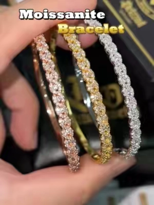 VVS Moissanite bracelet They shine brighter than diamonds.#delzzad #2026trend #summerlooks #bidandwin #tiktokshopsummersale #moissanitejewelry #unisexjewelry #icedout #tennisbracelet #lacedesign