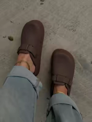perfect for fall 🤎 #fallclogs #fallaesthetic #cloudslippers #tiktokshopsummersale #fallstyle @Cushionaire 