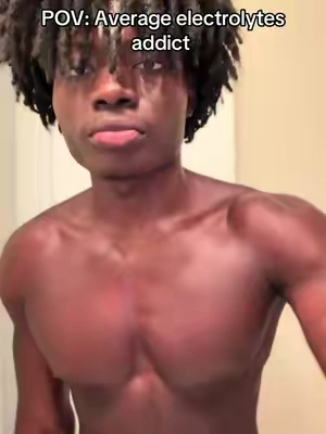Fruit snacks are peak #fyp #homeworkout #mayokun #bodytransformation #aestheticbody 