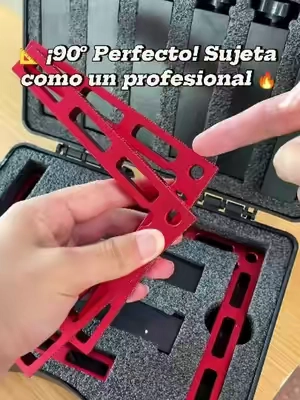 🛠️ ¿Trabajas solo con madera? ¡Di adiós a las esquinas torcidas! Esta abrazadera de 90 grados logra un ajuste perfecto siempre 🔥 Tu mano extra para muebles, cajones y marcos. ¡Consíguela ahora antes de que se agote! 👇 #Carpinteria #Herramientas #ProyectosDIY #Esquinera90Grados #TikTokMadeMeBuyIt"