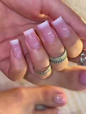 I have to admit I’m smitten. It’s so aesthetic. ✨FL #fyp #viral #pressonnails #nail #frenchnails 