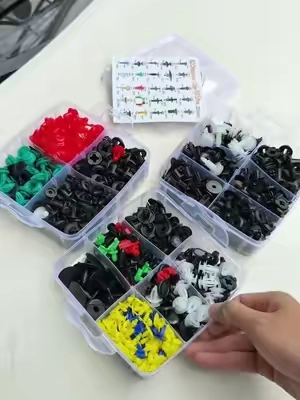 This plastic car clip kit includes hundreds of automotive push pins, retainer clips, and fasteners designed for trim panels, bumpers, fenders, door panels, and interior repairs. With multiple sizes organized in a durable storage case, this kit saves you time and trips to the auto parts store. Perfect for mechanics, bodywork, truck builds, and DIY garage repairs, these universal car fasteners are a must-have for anyone working on vehicles. #mechanictok #diycar #garagelife #truckbuild #autobody