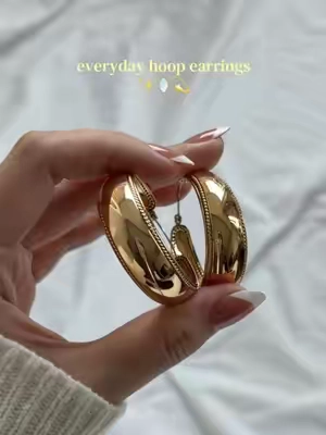 Obsessed ✨ #earrings #hoops #hoopearrings #jewelry #goldearrings 