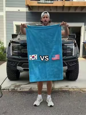 Dry your entire car faster with one ultra-absorbent towel. The twisted-loop microfiber soaks up water without leaving streaks, making every wash finish look showroom clean. #CarDryingTowel #MicrofiberTowel #AutoDetailing #CarCare #Blackline 