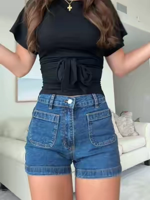these jean shorts are giving CHIC