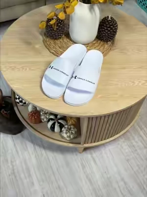 @Under Armour dropped the men’s shower slides and I grabbed these up for my kiddo for some back to school shopping.  #underarmour #slidesformen #slides #backtoschoolshopping 