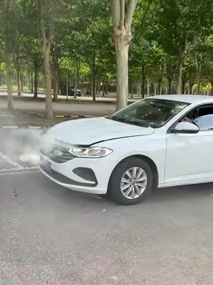 A car can experience a wide range of malfunctions simply because of a tiny fuse#cartips #cars #drivingtips #driving #cartiktok 
