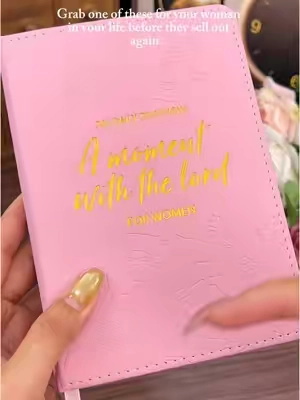 365-day devotional book for Christian women, filled with real-life struggles and scripture guidance to grow closer to God daily.#ChristianDevotional #FaithForWomen#FaithForWomennal #ChristianLiving #FaithJourney 