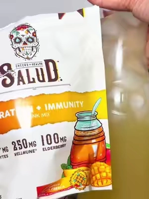 So refreshing and yummy 🥭 #tastesalud #hydration #electrolytes #tiktokshopsummersale #tiktokshopcreatorpicks 