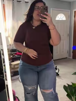 Almost feel you can go down another size #jeans #plussizefashion #womensfashion @Fashion Nova 
