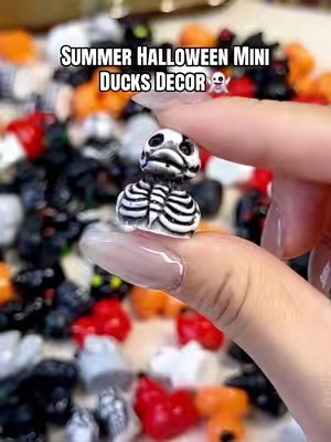 Adorable Halloween duck decor, perfect for your Halloween collection.👻🎃 #summerween #ducktoy #cutetoy #spotlightfinds #globalpicks 