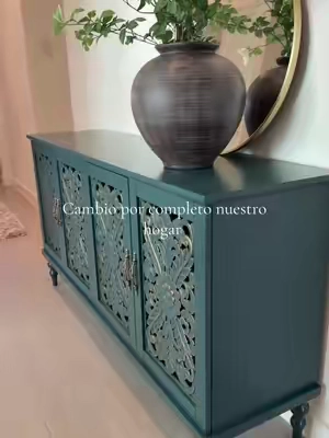 Estoy obsesionada con este mueble antiguo , luce lujoso y cada detalle está muy bien hecho  Cambio por completo la entrada de nuestro hogar  #antique #buffetcabinet #vintagecabinet #tiktokshopsummersale #tiktokshopcreatorpicks 