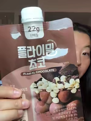 A protein shake that actually tastes good and kid approved from Korean brand @fullight #flimeal #flimealprotein #proteinshake #proteinsnack #koreanfood 