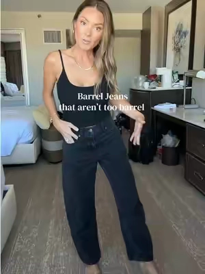 The structure of these are perfection! I did size up to a 25, I’m normally a 24, I wanted them to sit a little lower/looser, but I do think they’d fit true to size and be more high waisted if I had got my normal size 24!  #jeans #barreljeans #denim #denimjeans @Gap 