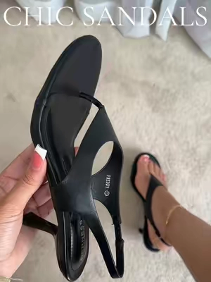 A closet must have! #chicsandals #summersandals 