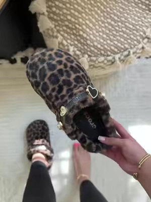 🖤🐆✨#crocs #crocsnewarrivals 