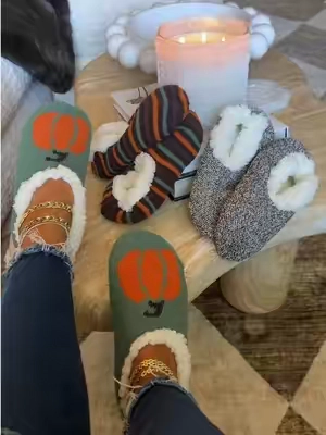 Muk Luks Aloe Infused Sock Slippers Are the Coziest Way to Keep Your Feet Warm #MukLuks #AloeInfusedSockSlippers #CozySocks #FallEssentials #ComfyStyle 